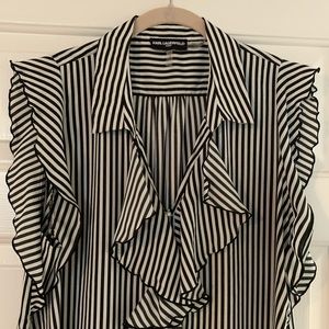 Pearl button up Ruffle top. XL